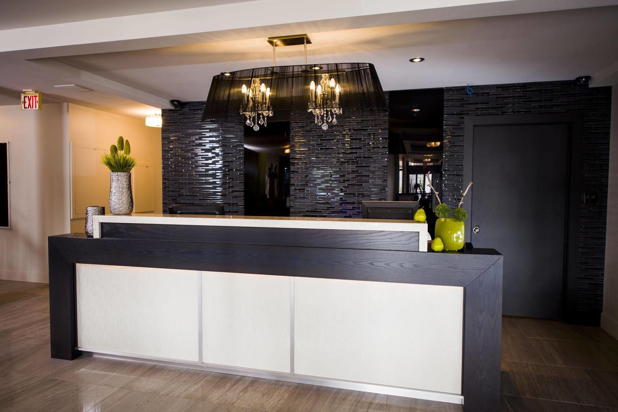V Hotel & Suites Moncton Exterior foto